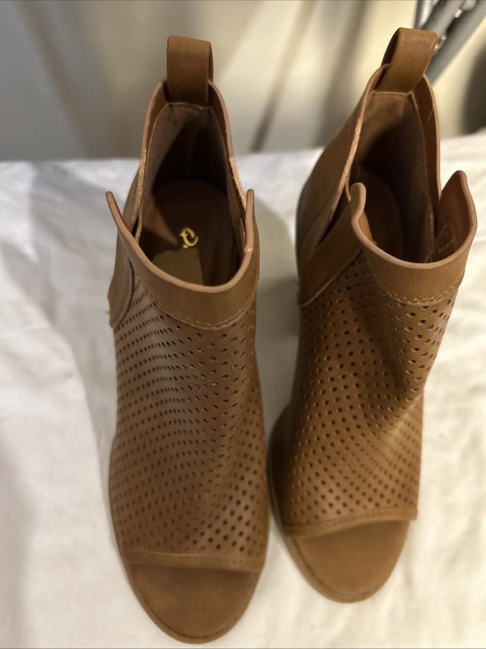 Size 6 Qupid Ankle Booties Black Heel Peep Toe 3 Inches Block Booties- Tan Color